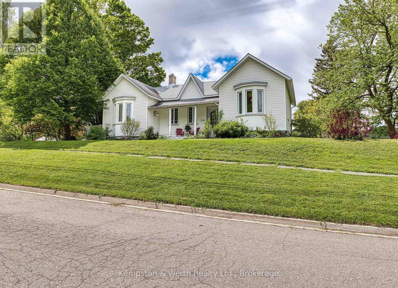 225 QUEEN STREET N, Minto, Ontario