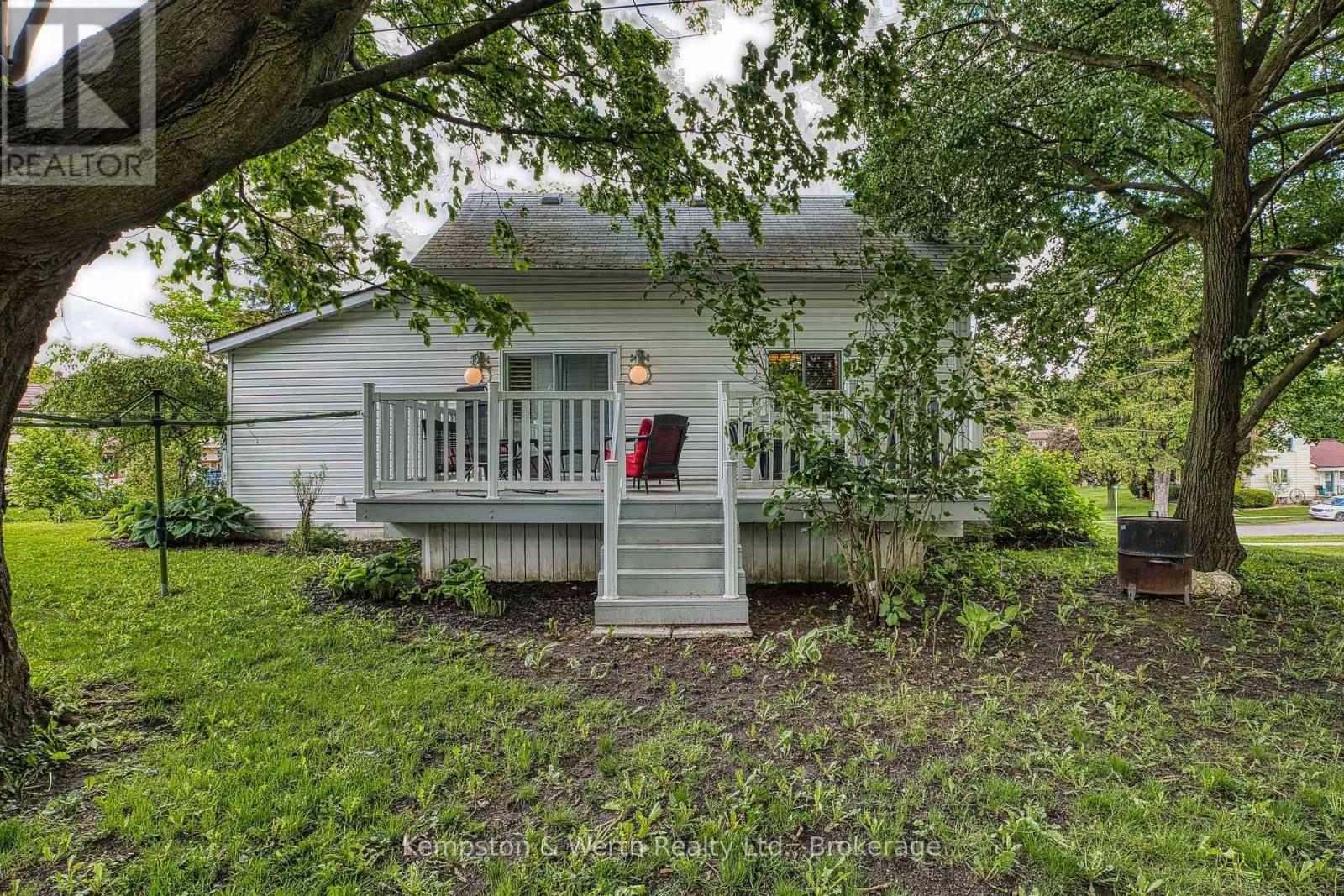 225 Queen Street N, Minto, Ontario  N0G 2P0 - Photo 36 - X12188648