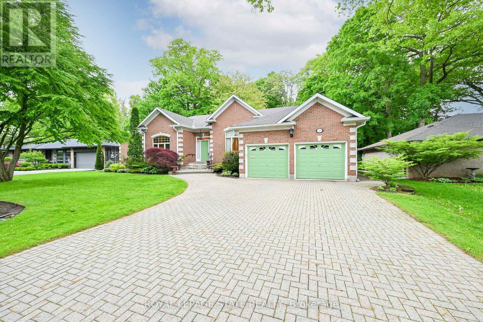253 ROBINA ROAD, Hamilton, Ontario