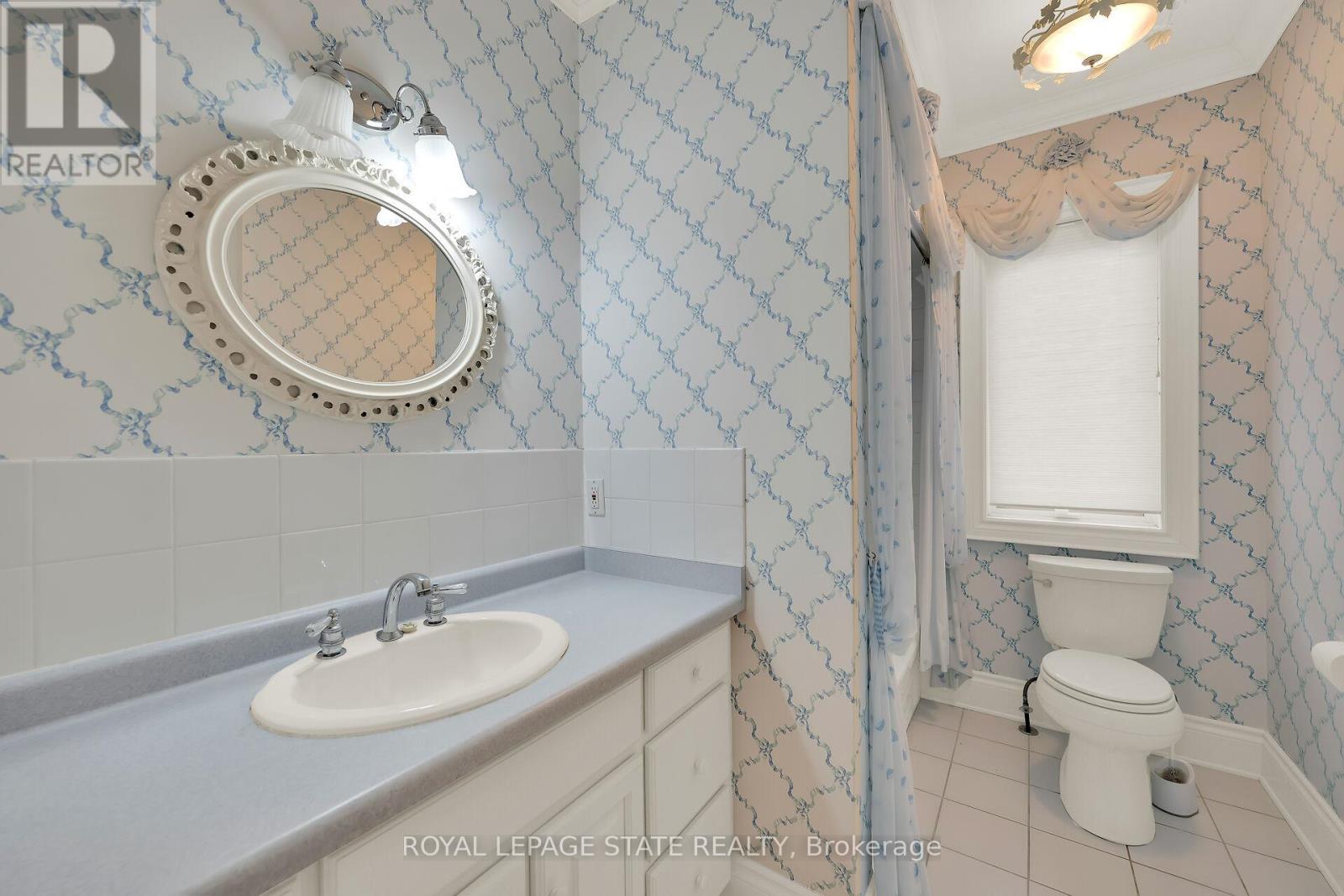 253 Robina Road, Hamilton (Ancaster), Ontario  L9G 2L6 - Photo 34 - X12188437