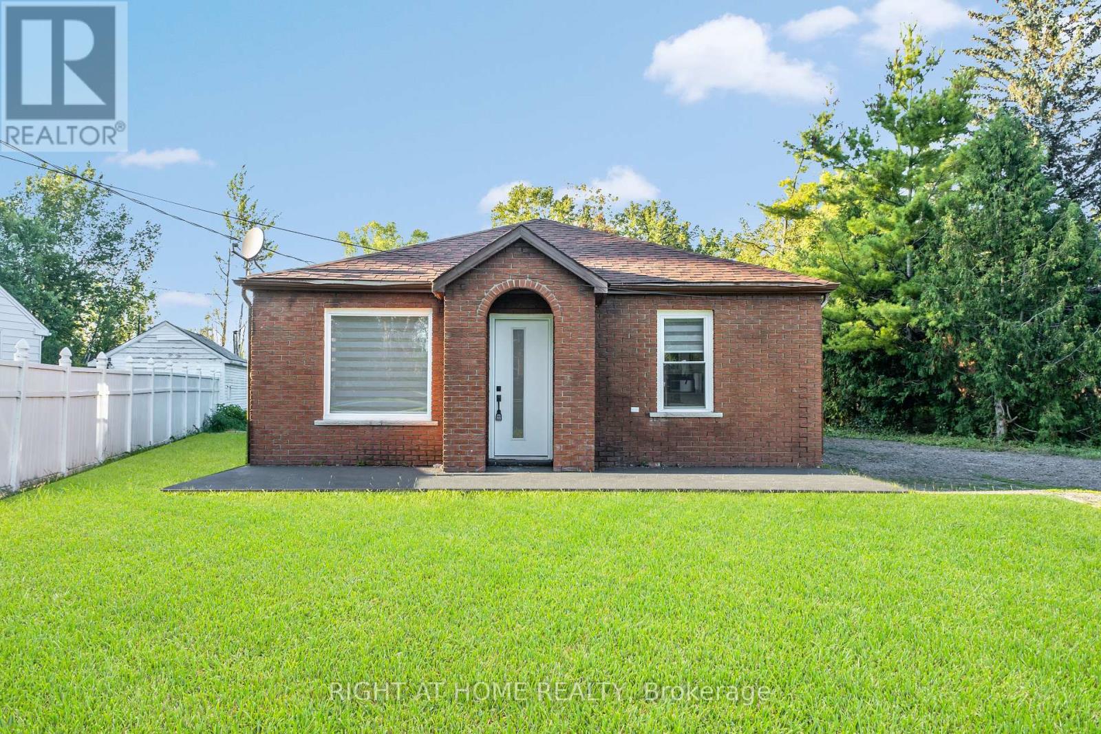 Property at 364 BRIDGE STREET W image 1