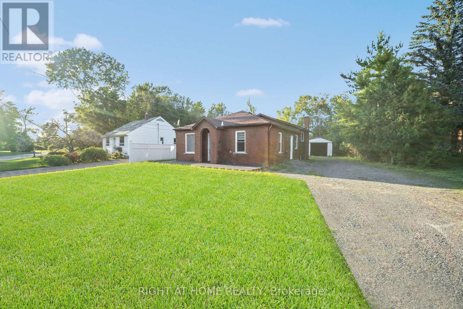 Property at 364 BRIDGE STREET W image 3