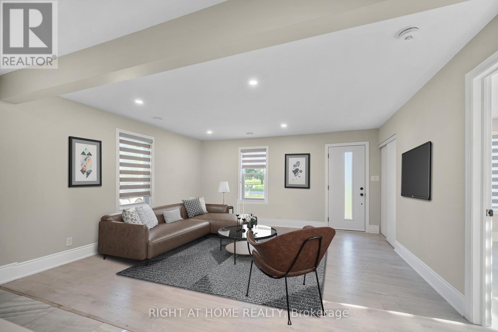 Property at 364 BRIDGE STREET W image 4