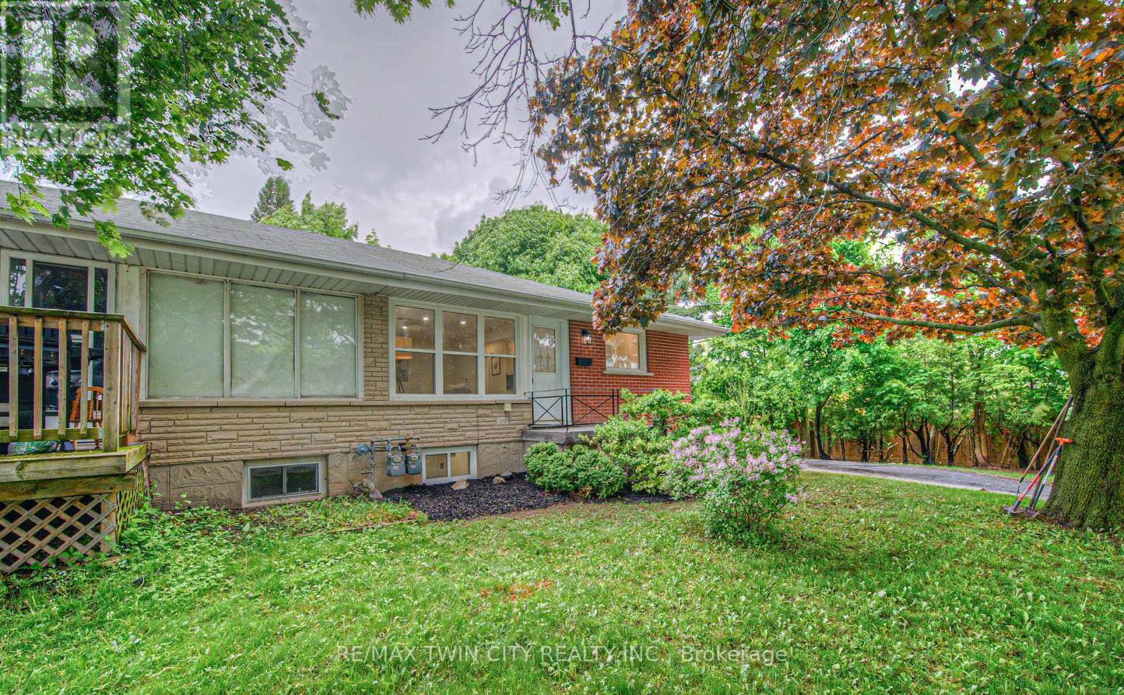 76 Ravine Drive, Cambridge, Ontario  N1R 2W8 - Photo 3 - X12188571