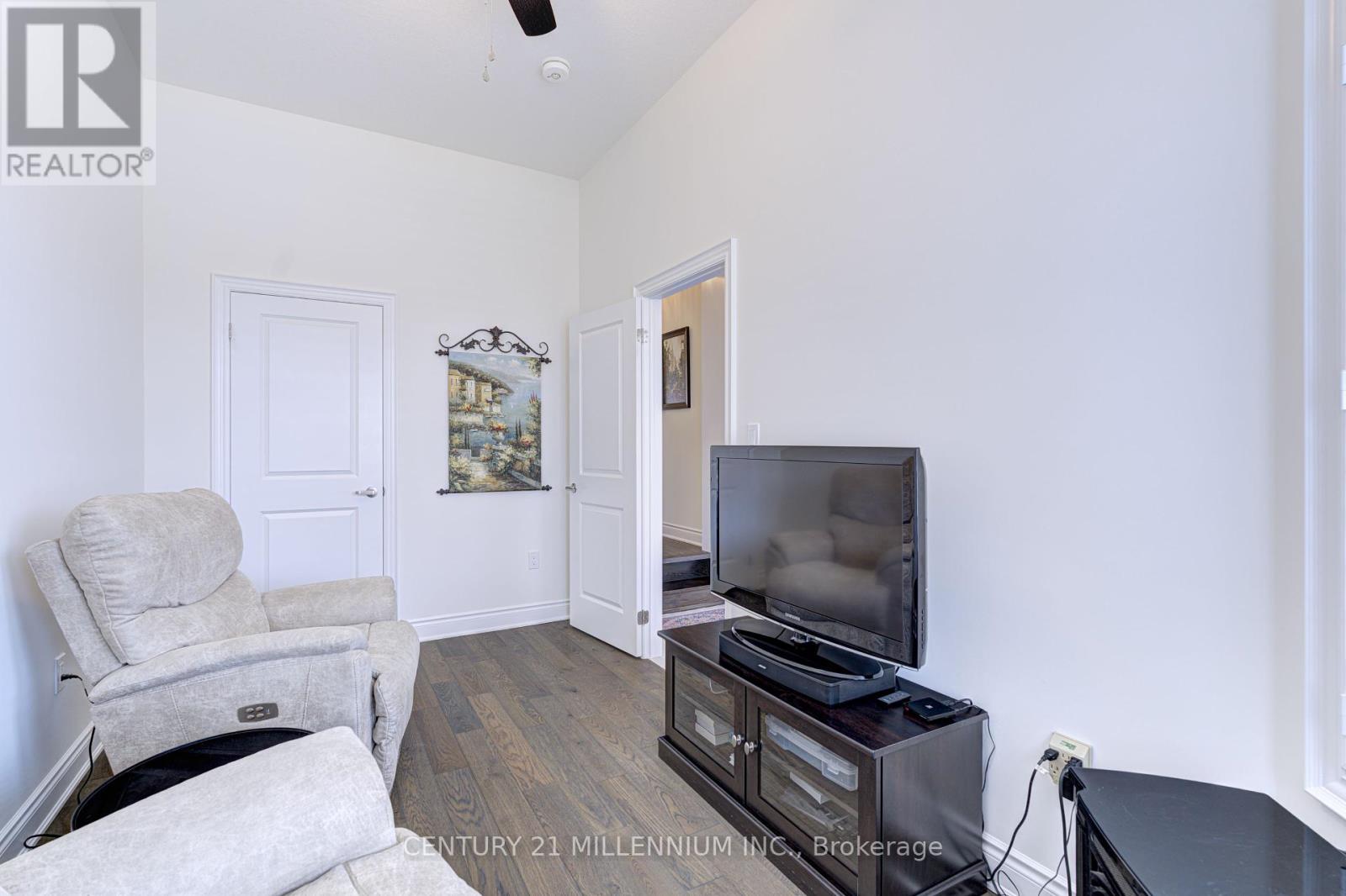 29 Seaton Crescent, Tillsonburg, Ontario  N4G 0J8 - Photo 6 - X12178823