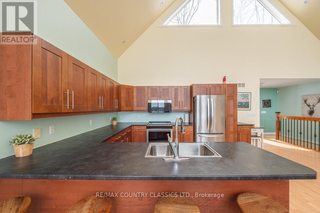 782 Standish Lane, North Kawartha, Ontario  K0L 1A0 - Photo 9 - X12025351