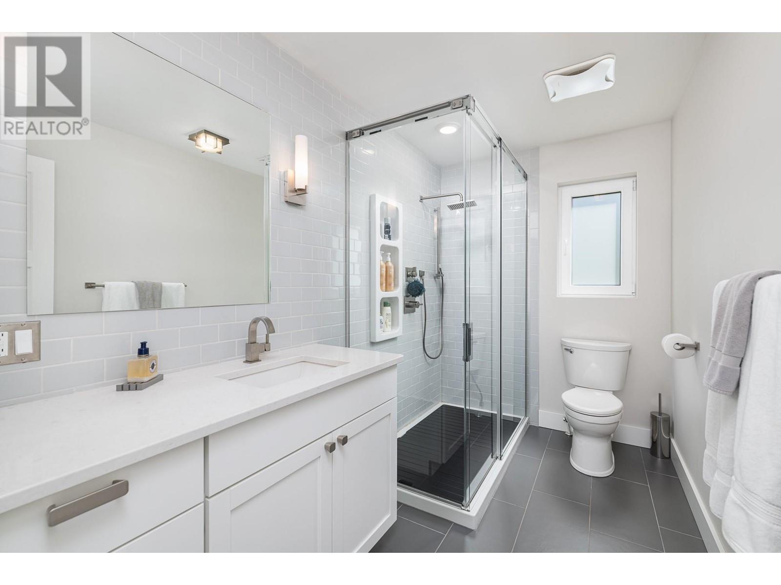 17246 Pilot Bay Road, Crawford Bay, British Columbia  V0B 1X0 - Photo 13 - 10350161