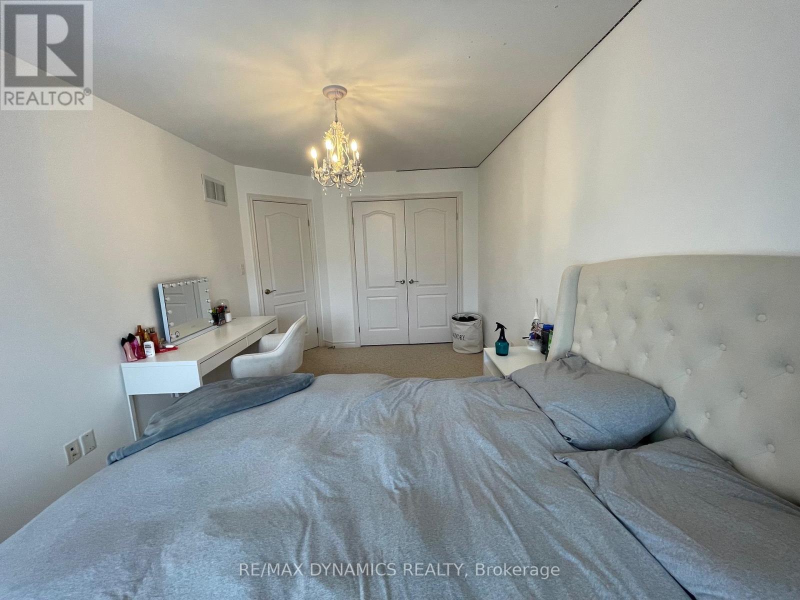 59 Millhouse Court, Vaughan (Patterson), Ontario  L6A 4J4 - Photo 11 - N12187639