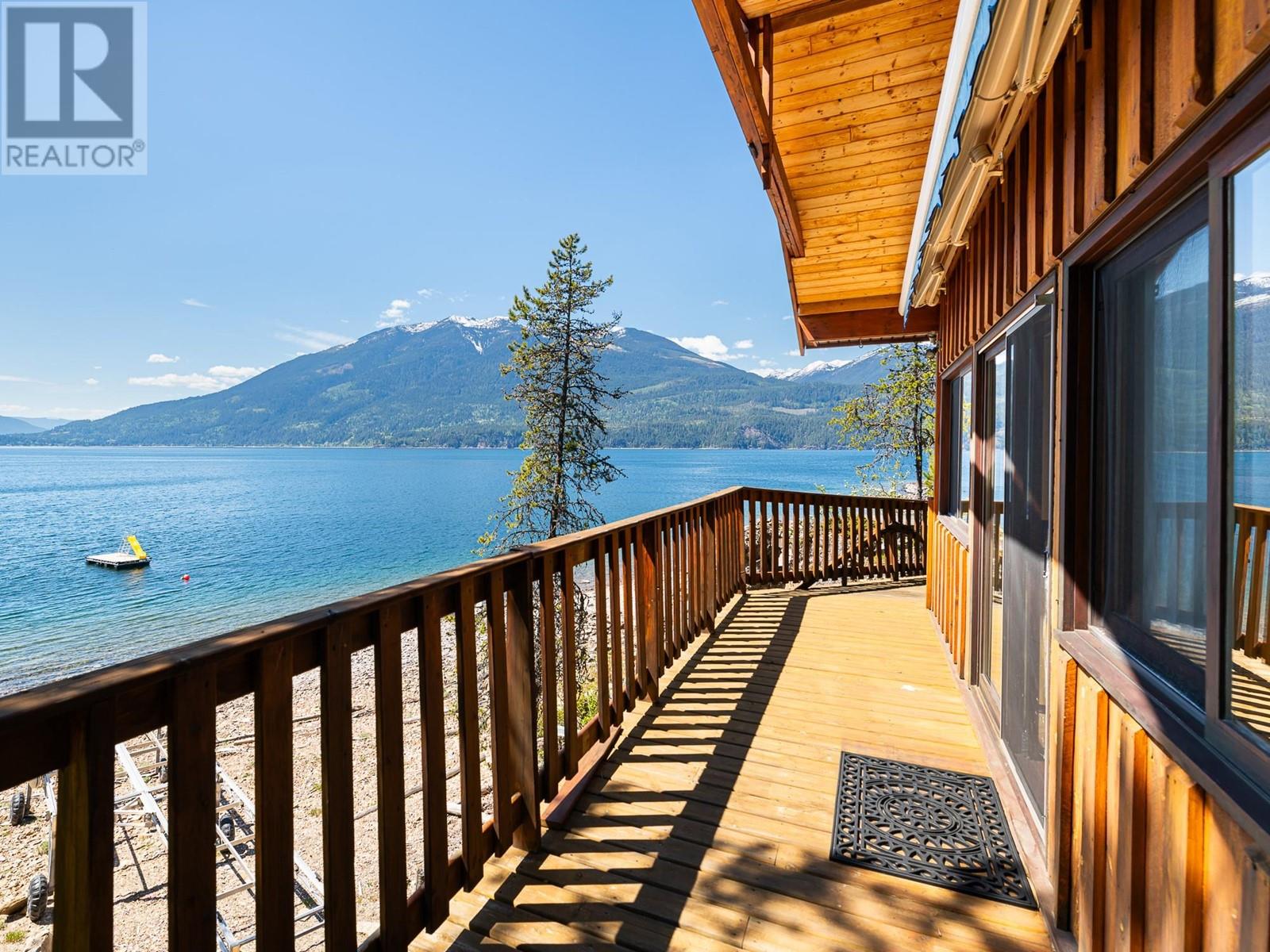 17246 PILOT BAY Road, Crawford Bay, BC V0B1X0
