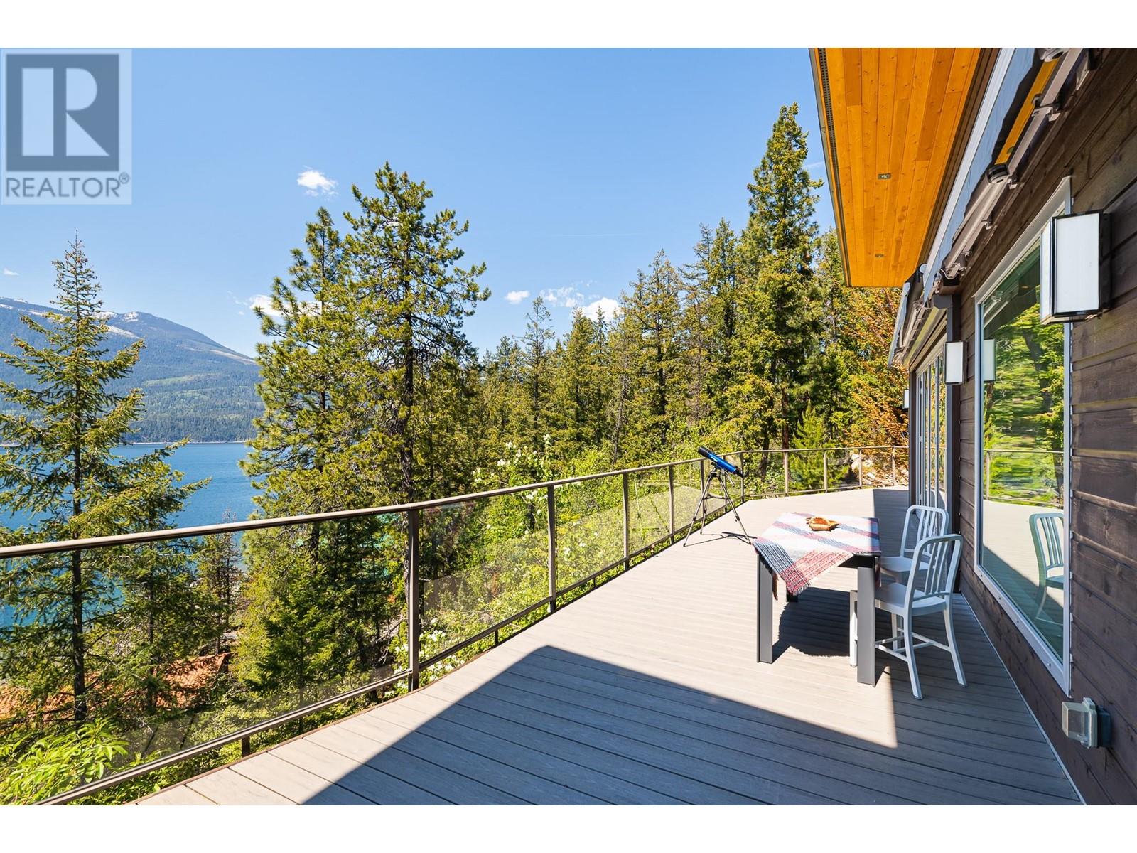 17246 Pilot Bay Road, Crawford Bay, British Columbia  V0B 1X0 - Photo 22 - 10350161