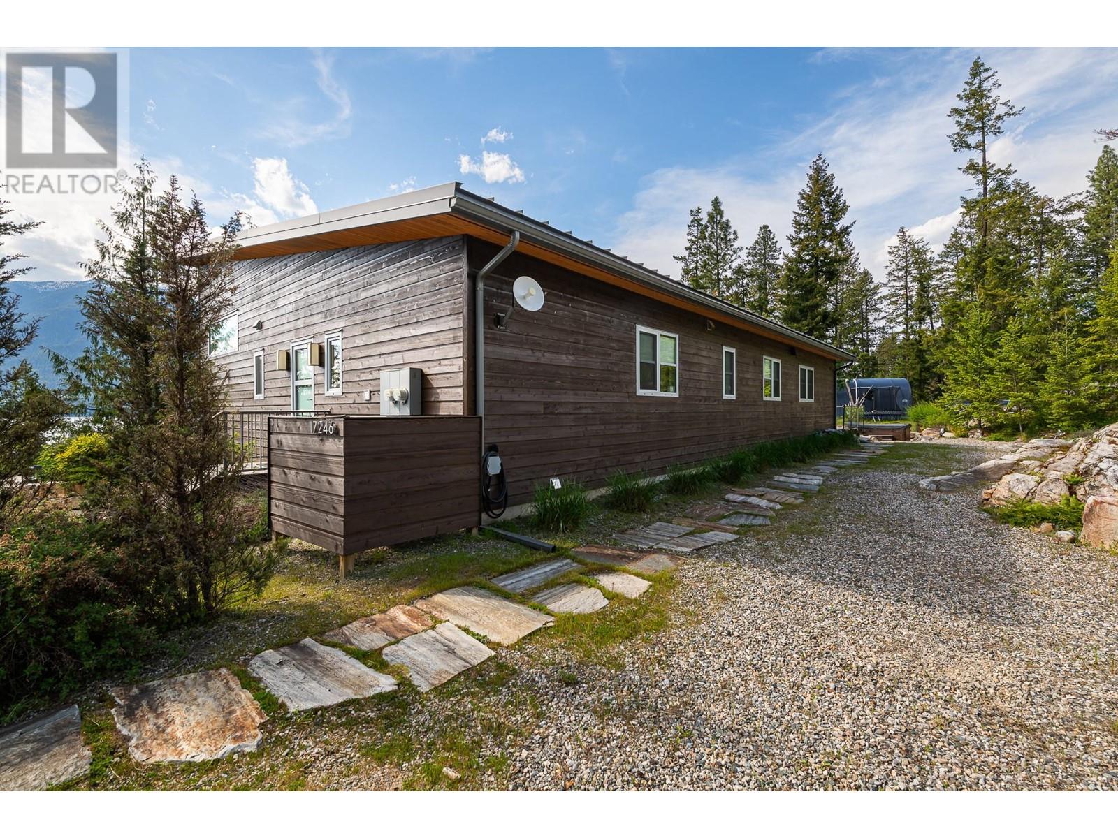 17246 Pilot Bay Road, Crawford Bay, British Columbia  V0B 1X0 - Photo 28 - 10350161
