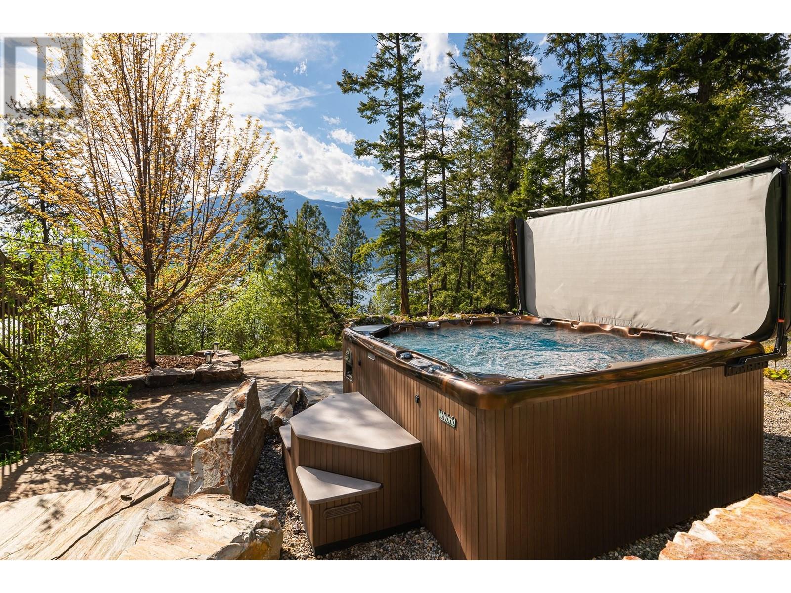 17246 Pilot Bay Road, Crawford Bay, British Columbia  V0B 1X0 - Photo 25 - 10350161