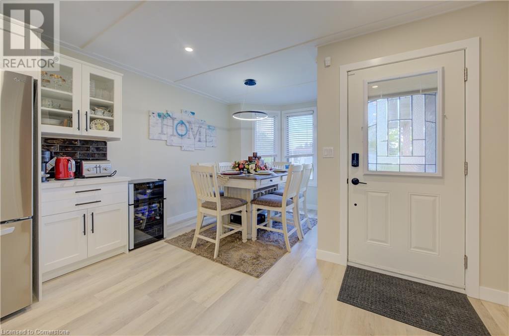Property at 6 HANLON Place image 5