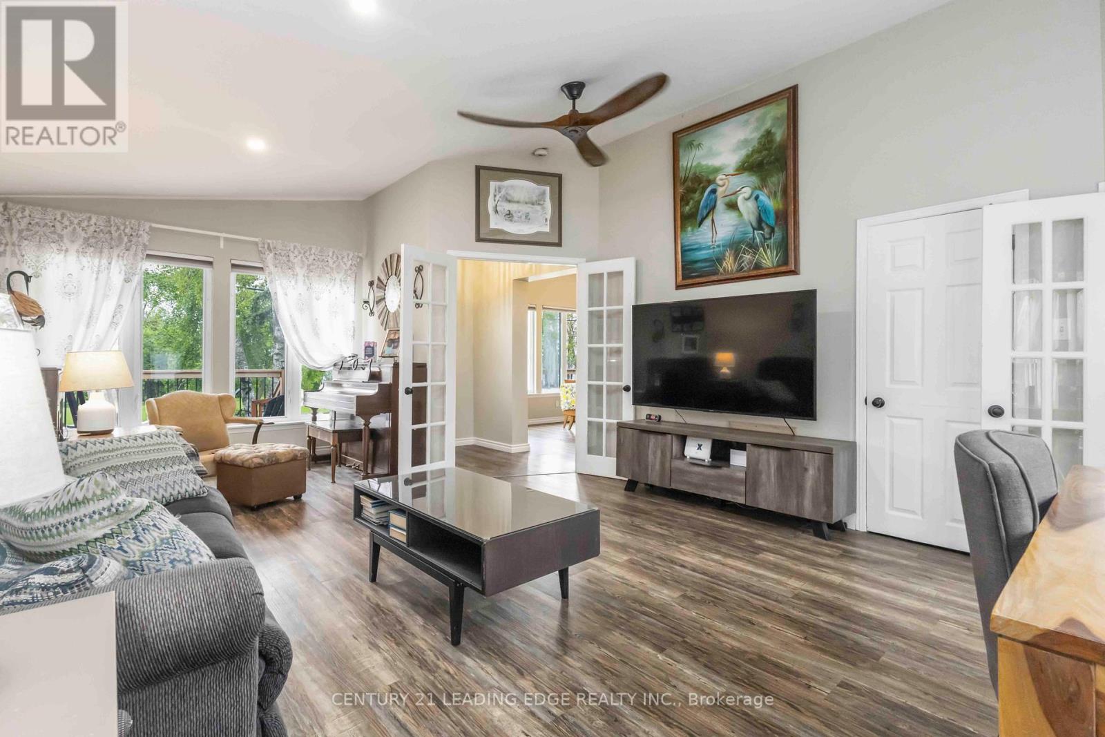 164 Snug Harbour Road, Kawartha Lakes (Lindsay), Ontario  K9V 4R6 - Photo 11 - X12188476