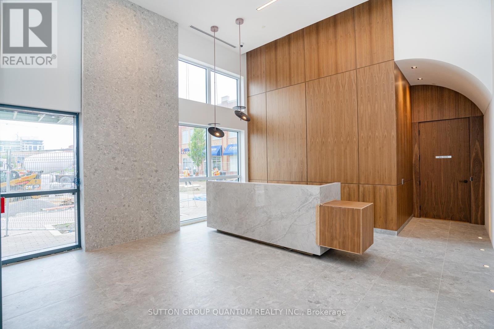714 - 509 Dundas Street W, Oakville, Ontario  L6M 4M2 - Photo 3 - W12184960