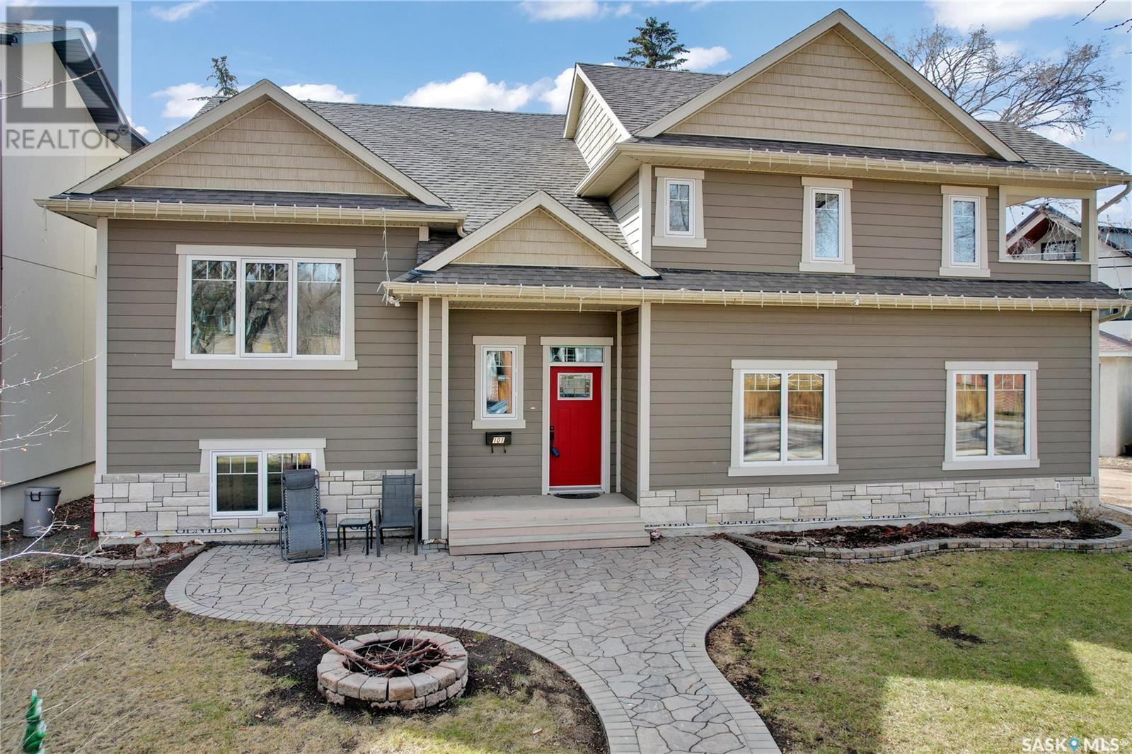 Property at 101 Poplar CRESCENT image 1