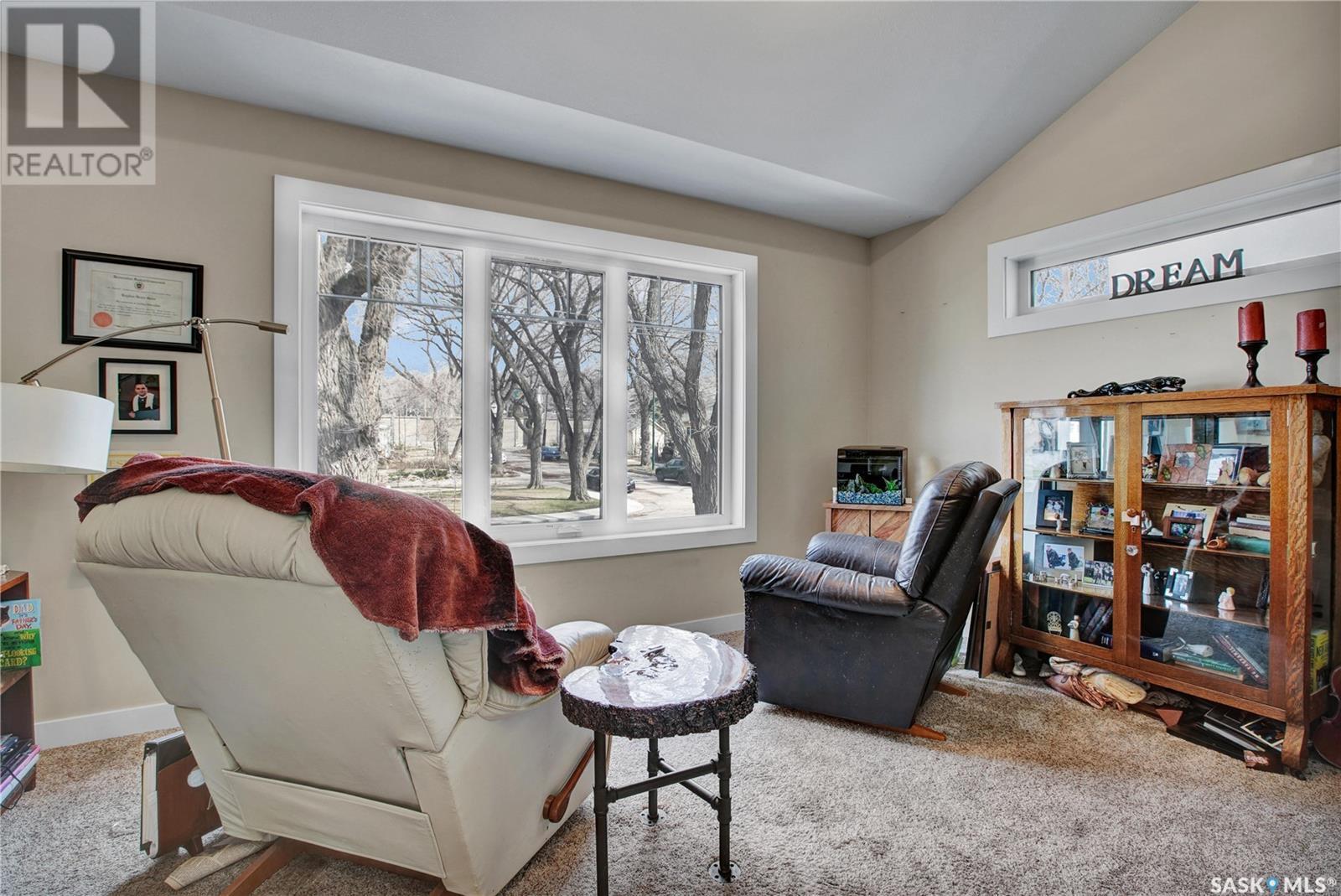 Property at 101 Poplar CRESCENT image 5