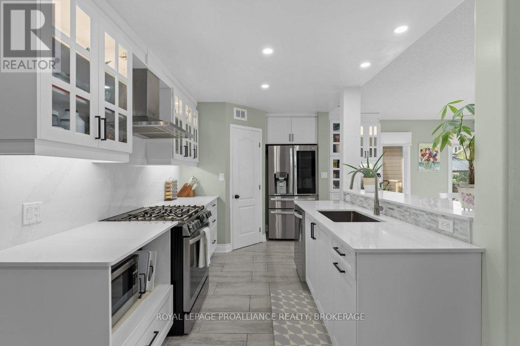 642 Walters Street, Kingston, Ontario  K7K 0B6 - Photo 5 - X12188737