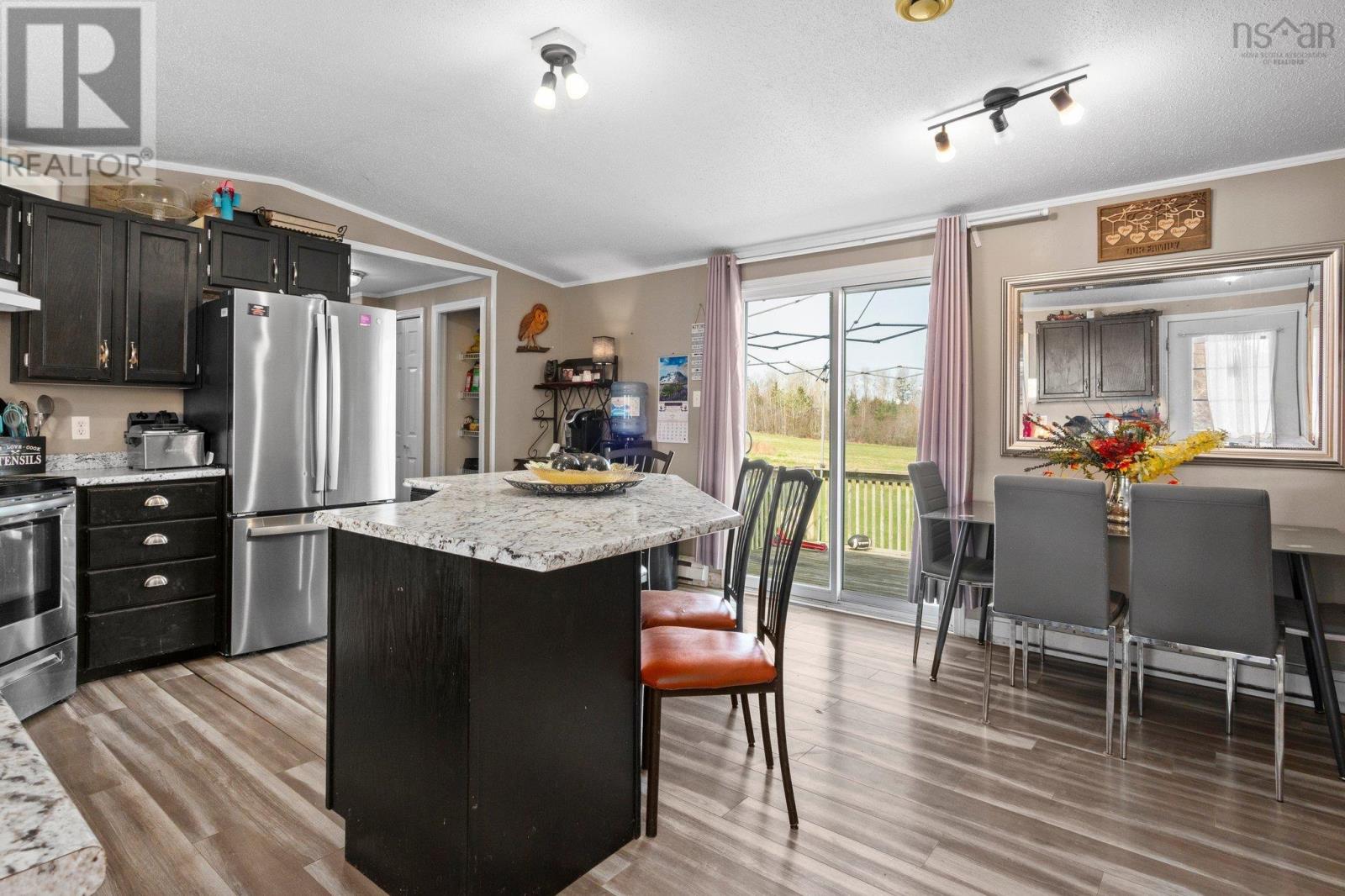 6145 Highway 215, Cheverie, Nova Scotia  B0N 2A0 - Photo 4 - 202510248