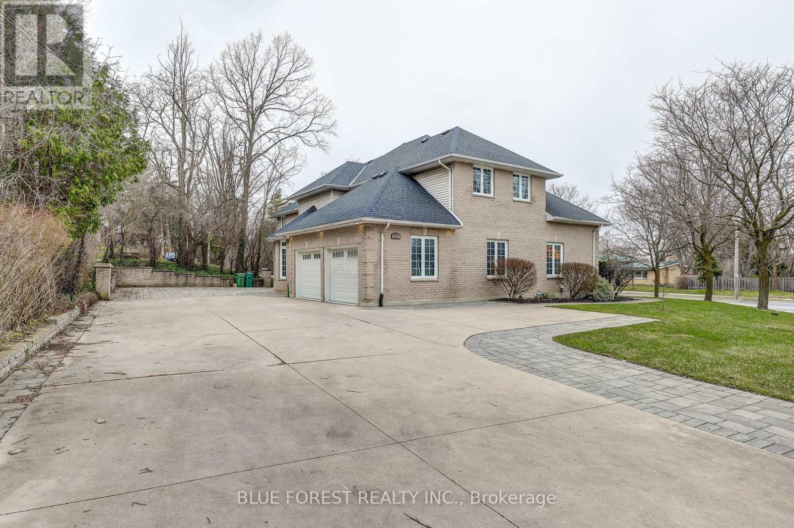 475 Upper Queen Street, London South (South P), Ontario  N6C 3T8 - Photo 5 - X12188855