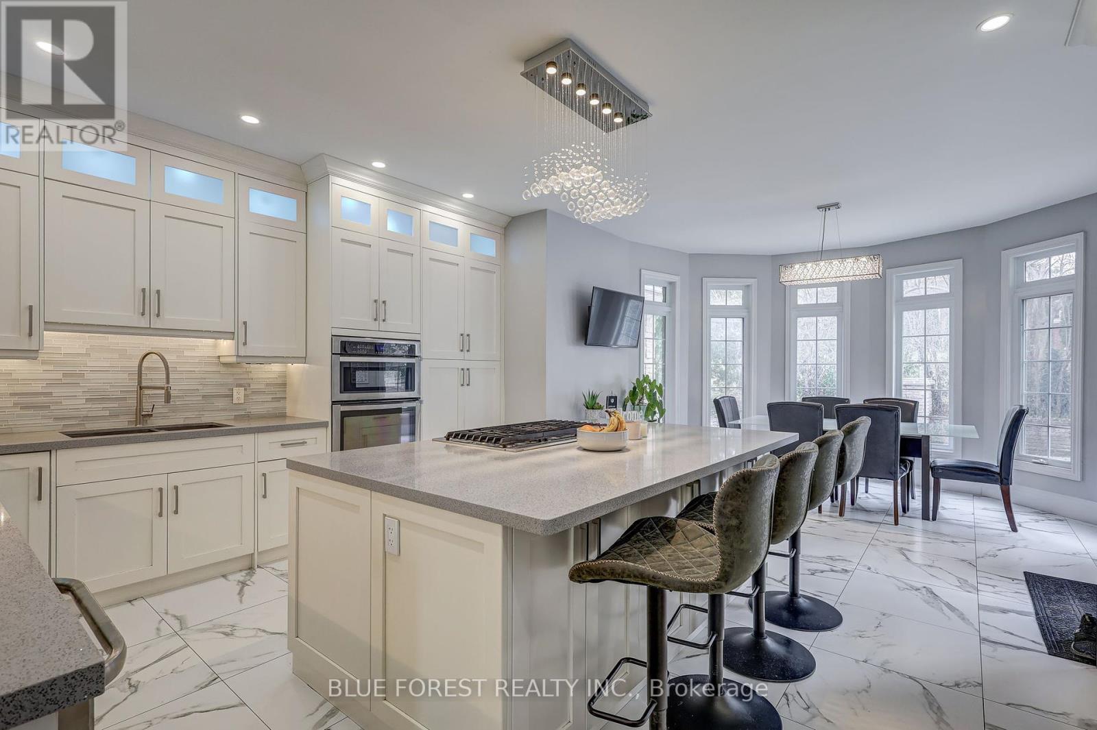475 Upper Queen Street, London South (South P), Ontario  N6C 3T8 - Photo 8 - X12188855