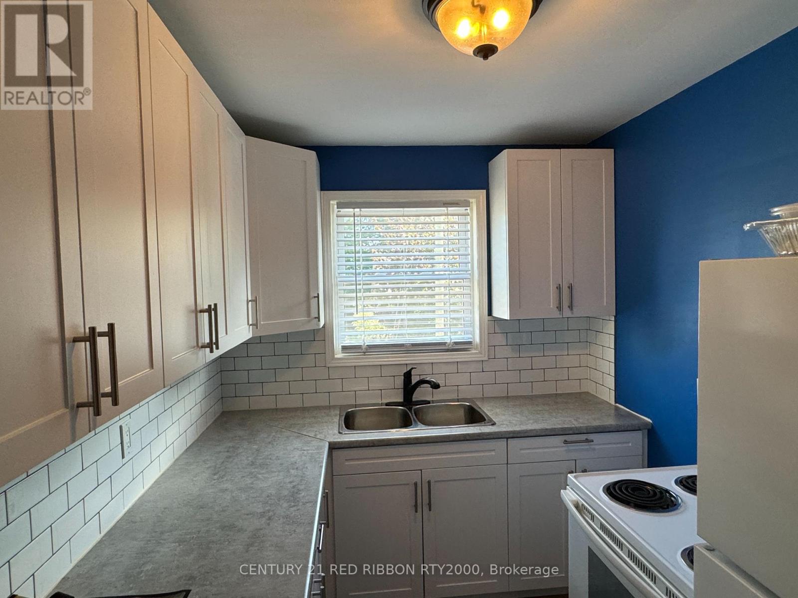 3-5 Centre Street W, Strathroy-Caradoc, Ontario  N7G 1T5 - Photo 18 - X12188875