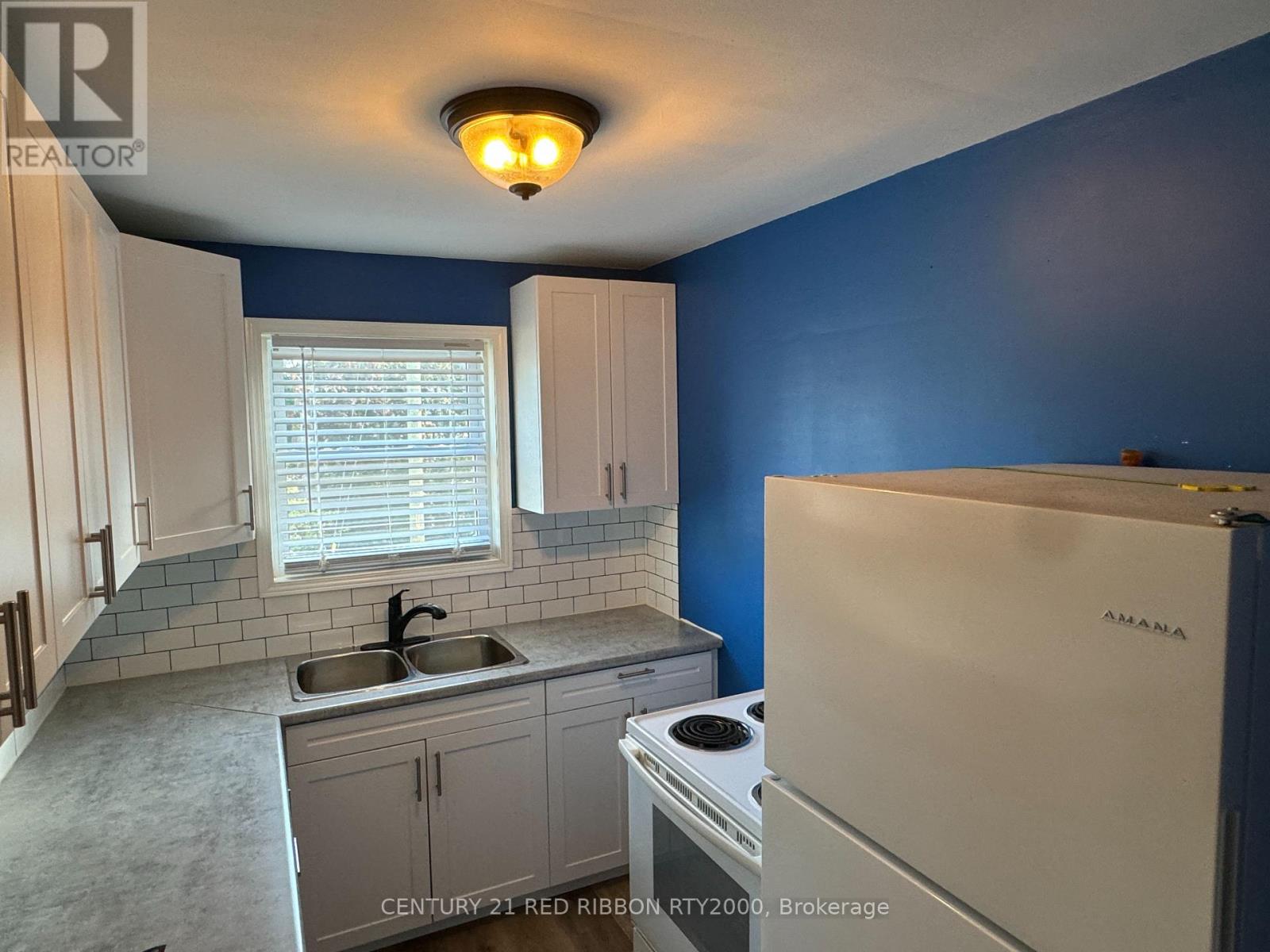 3-5 Centre Street W, Strathroy-Caradoc, Ontario  N7G 1T5 - Photo 20 - X12188875