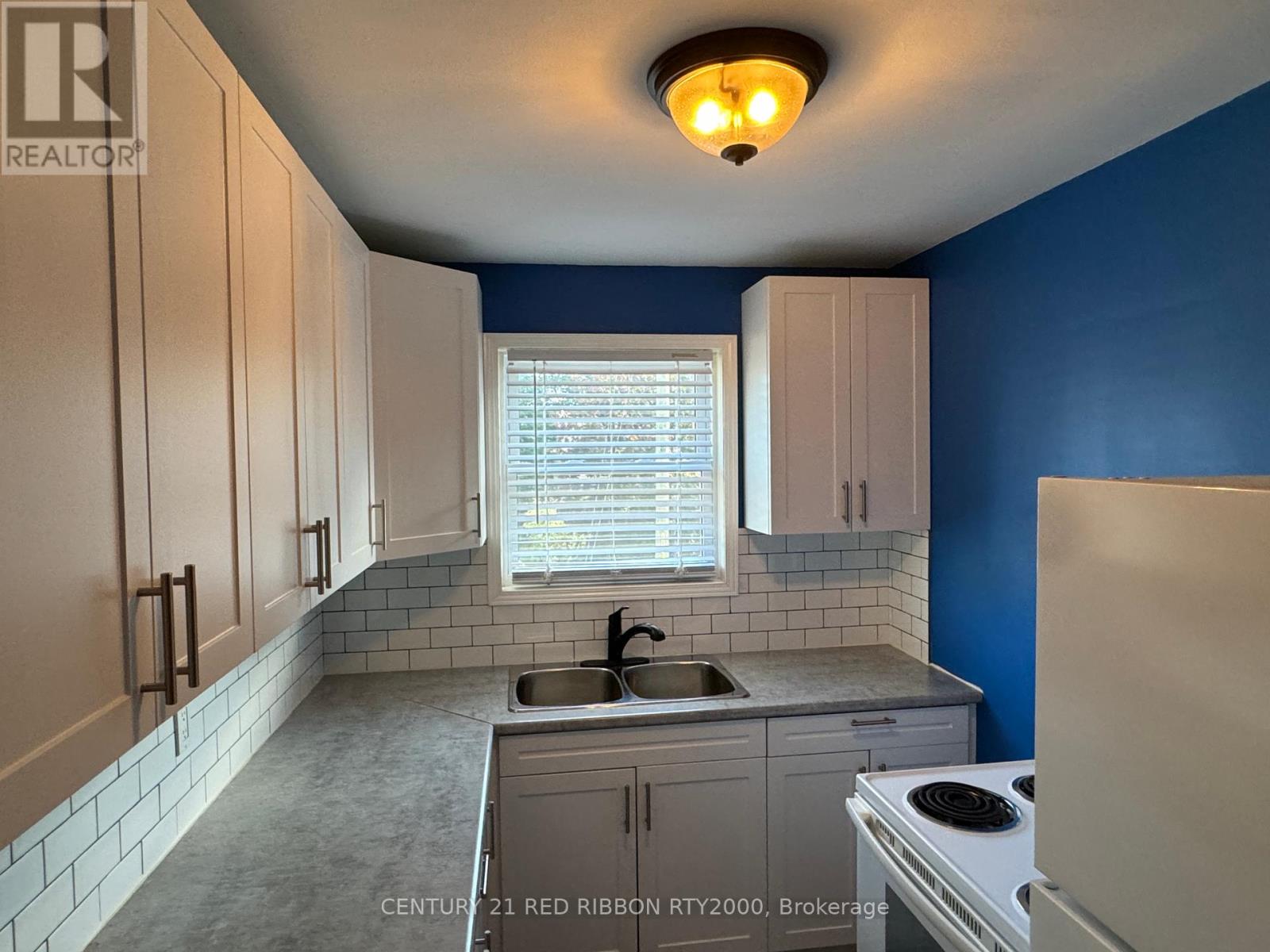 3-5 Centre Street W, Strathroy-Caradoc, Ontario  N7G 1T5 - Photo 21 - X12188875