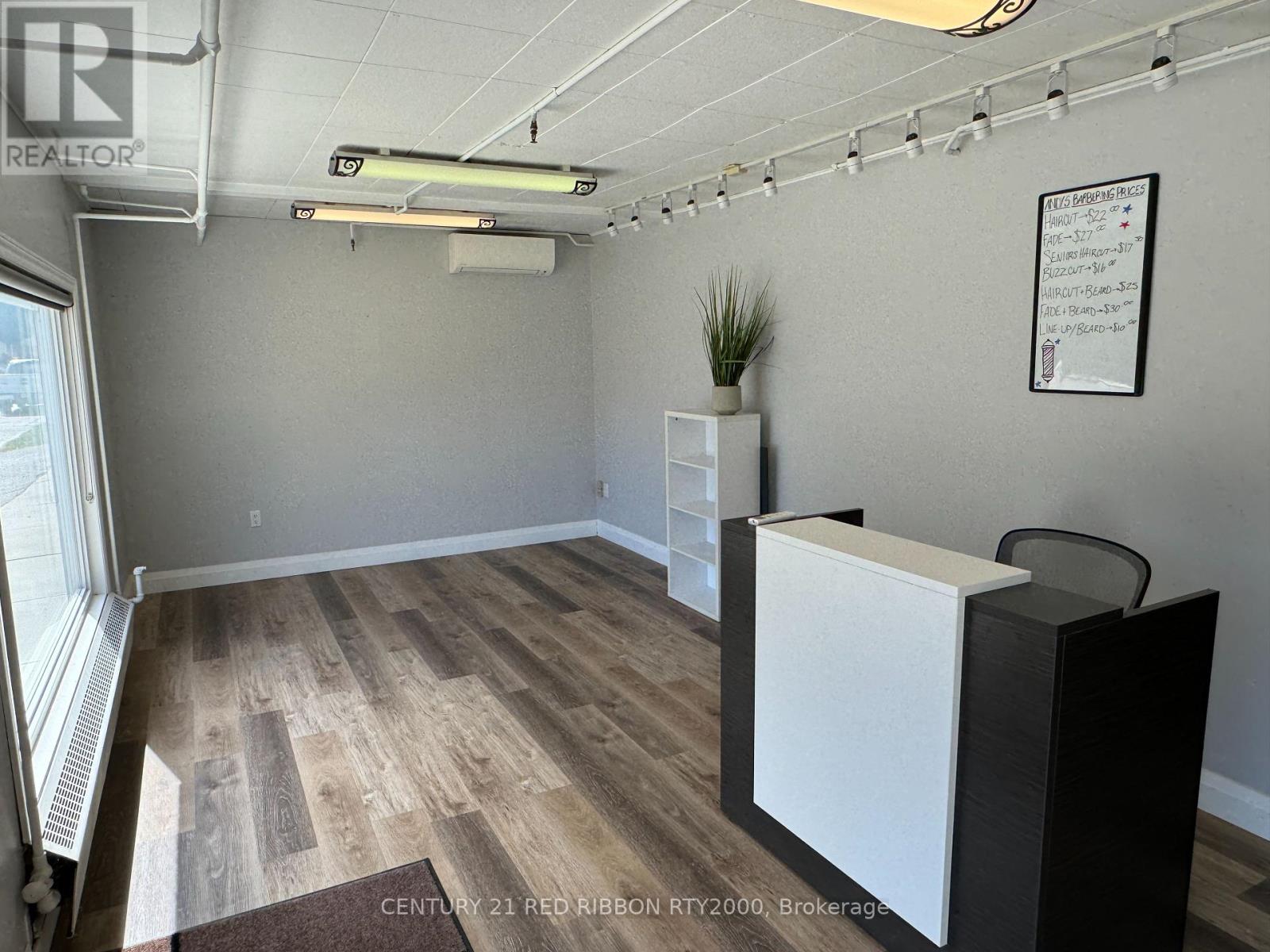 3-5 Centre Street W, Strathroy-Caradoc, Ontario  N7G 1T5 - Photo 4 - X12188875