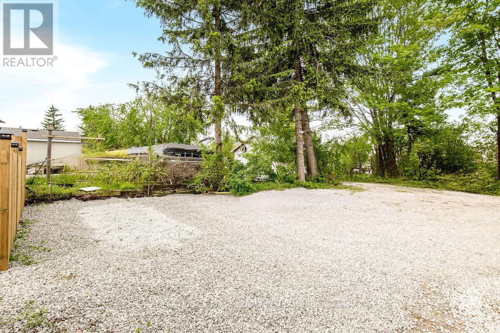 309 Gill Street, Orillia, Ontario  L3V 4K3 - Photo 37 - S12188407