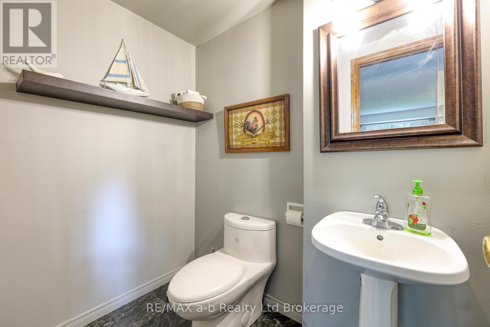 9 Grenville Street, Ingersoll, Ontario N5C 3N4 - Photo 41 - X12188726