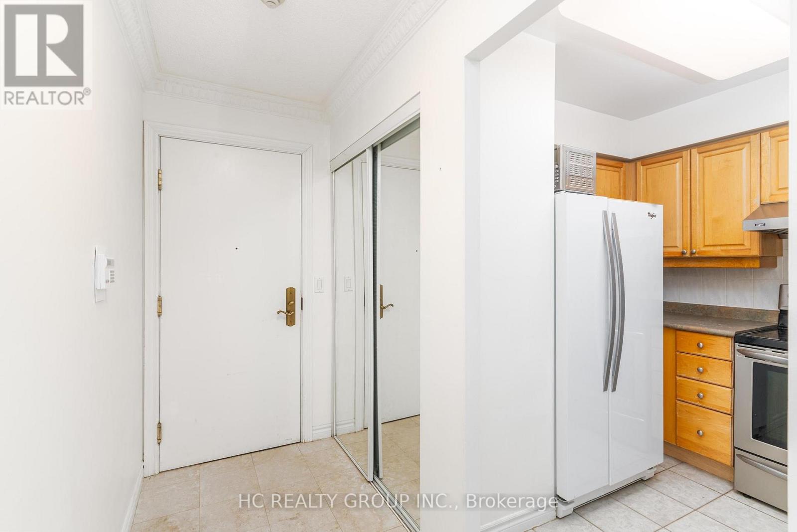 1008 - 18 Sommerset Way, Toronto (Willowdale East), Ontario  M2N 6X5 - Photo 6 - C12188602