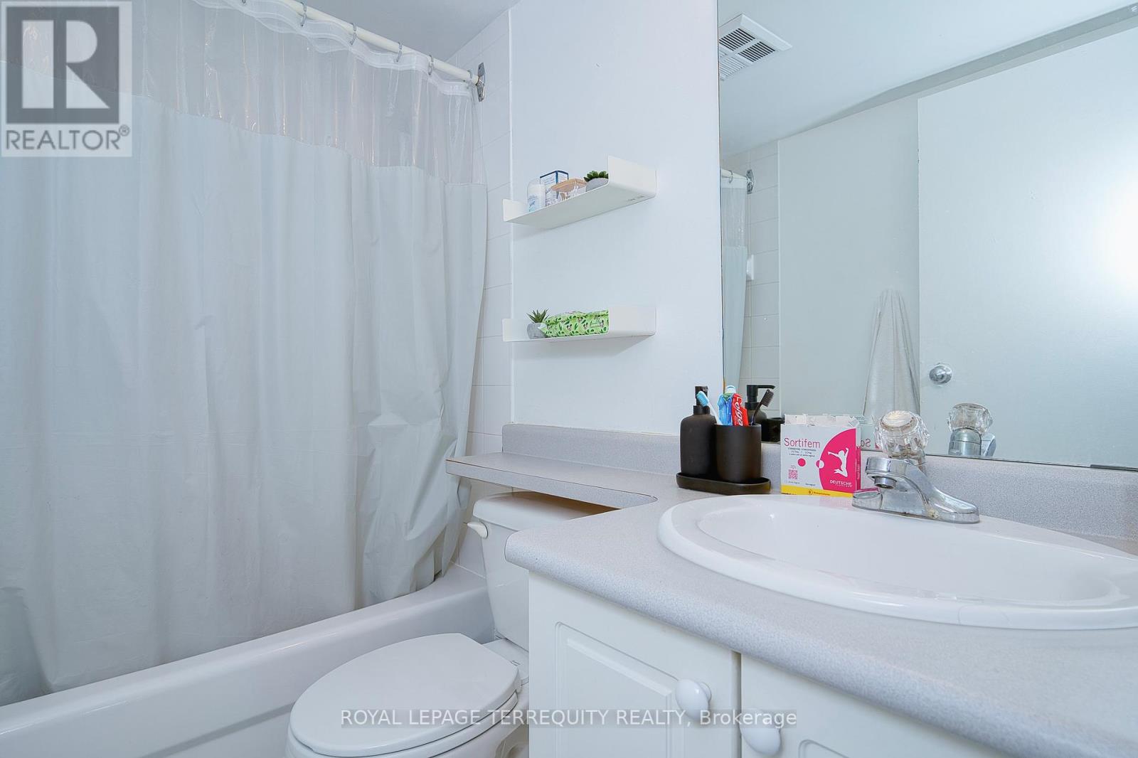 1709 - 650 Queens Quay W, Toronto (Niagara), Ontario  M5V 3N2 - Photo 17 - C12188612