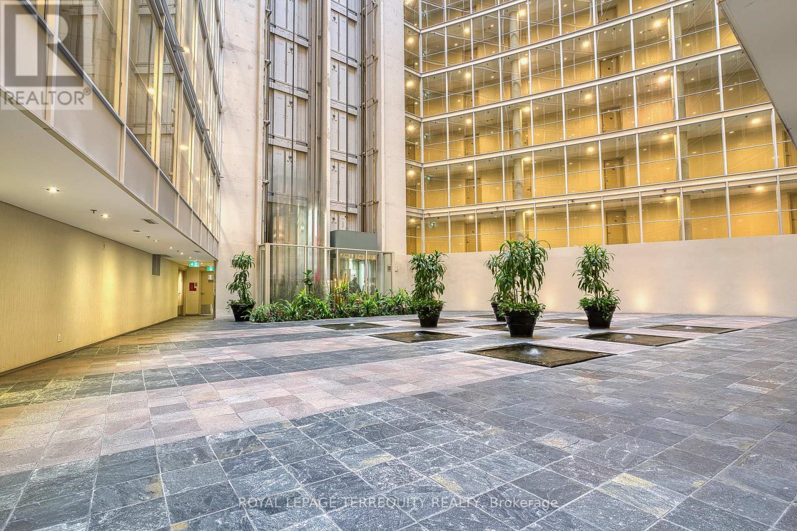 1709 - 650 Queens Quay W, Toronto (Niagara), Ontario  M5V 3N2 - Photo 6 - C12188612