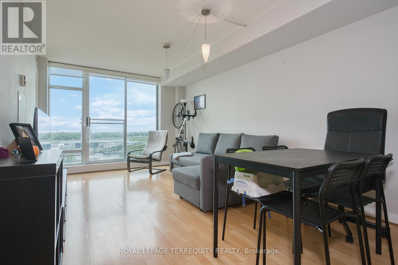 1709 - 650 Queens Quay W, Toronto (Niagara), Ontario  M5V 3N2 - Photo 7 - C12188612