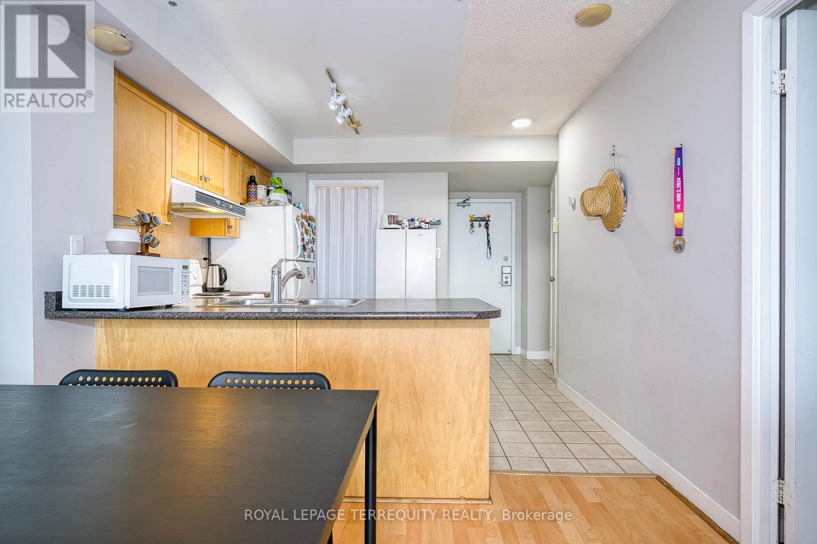 1709 - 650 Queens Quay W, Toronto (Niagara), Ontario  M5V 3N2 - Photo 9 - C12188612