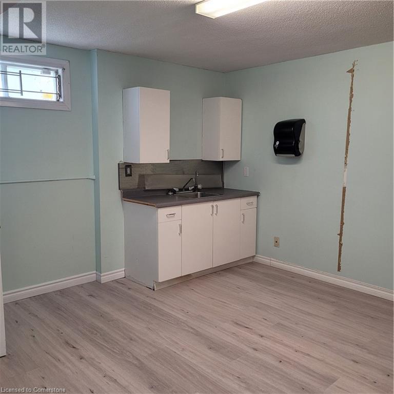 382 QUEEN Street W Unit# Lower Studio, cambridge, Ontario