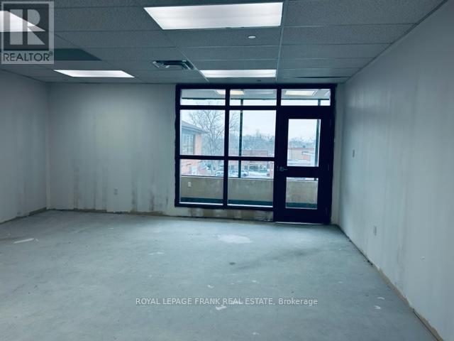 204 - 114 Dundas Street E, Whitby, Ontario  L1N 2H7 - Photo 3 - E12188735