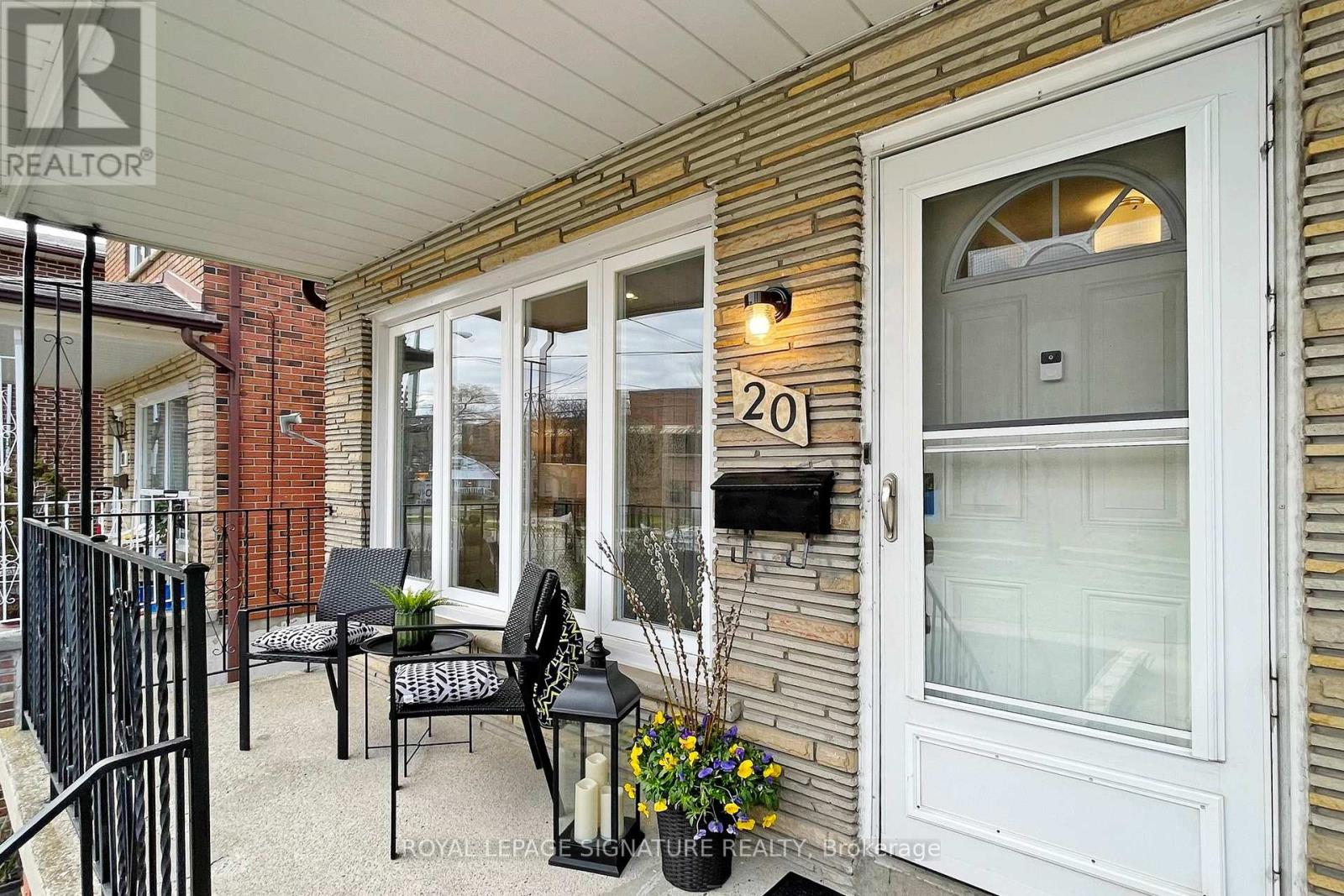 20 Newport Avenue, Toronto (Oakridge), Ontario  M1L 1H8 - Photo 2 - E12188615