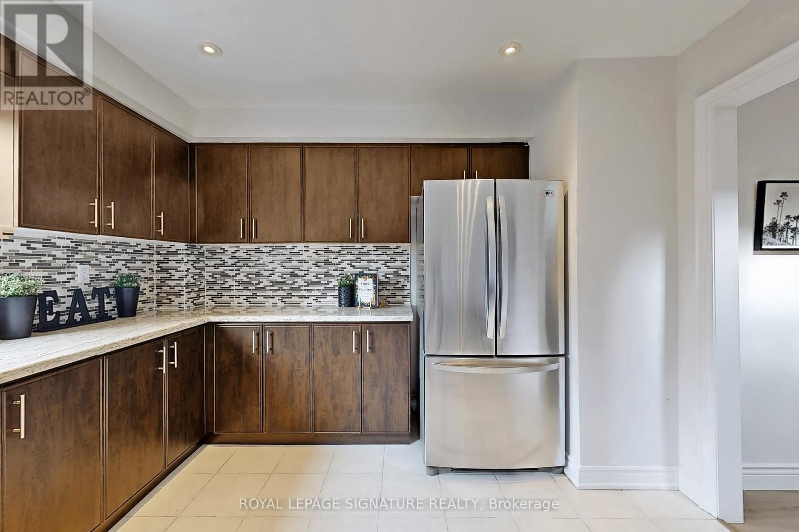 20 Newport Avenue, Toronto (Oakridge), Ontario  M1L 1H8 - Photo 7 - E12188615
