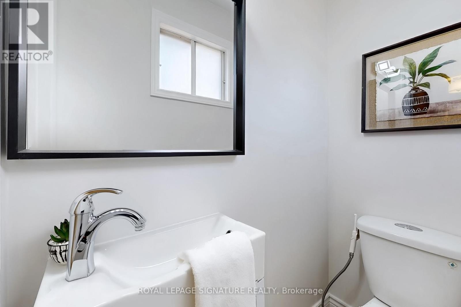 20 Newport Avenue, Toronto (Oakridge), Ontario  M1L 1H8 - Photo 8 - E12188615