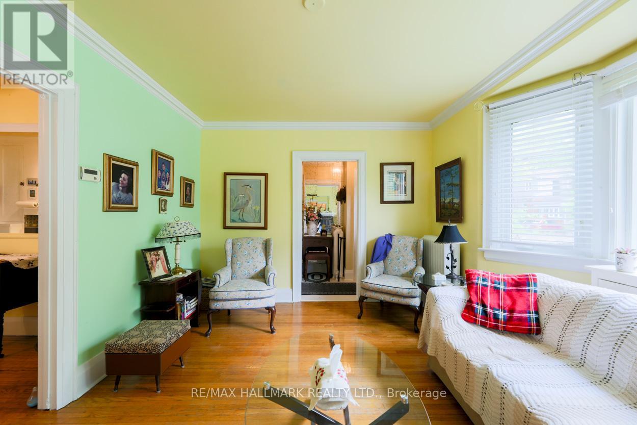 27 Queensbury Avenue, Toronto (Birchcliffe-Cliffside), Ontario  M1N 2X8 - Photo 5 - E12188619