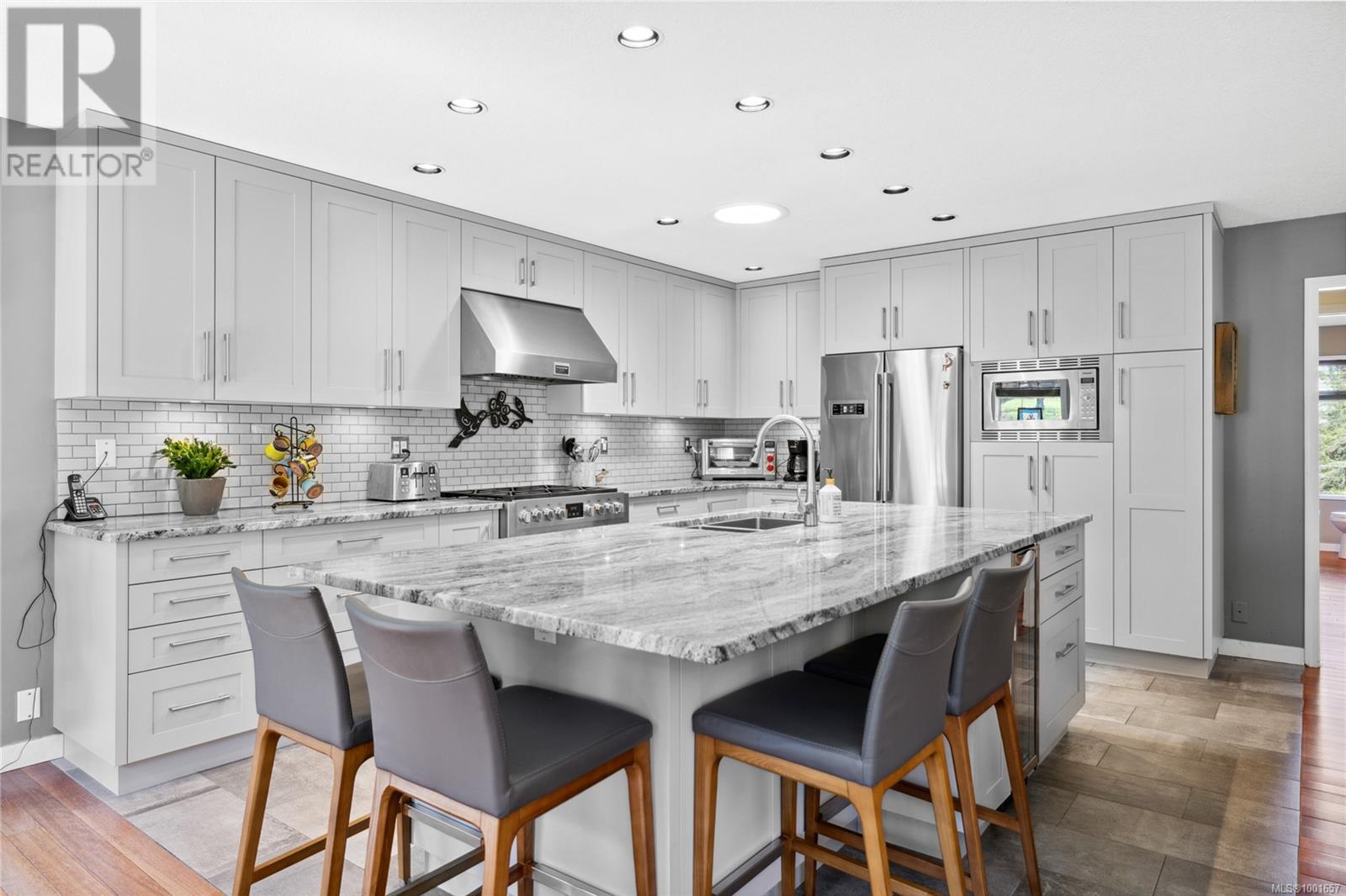 7955 Southwind Dr, Lantzville, British Columbia  V0R 2H0 - Photo 2 - 1001657