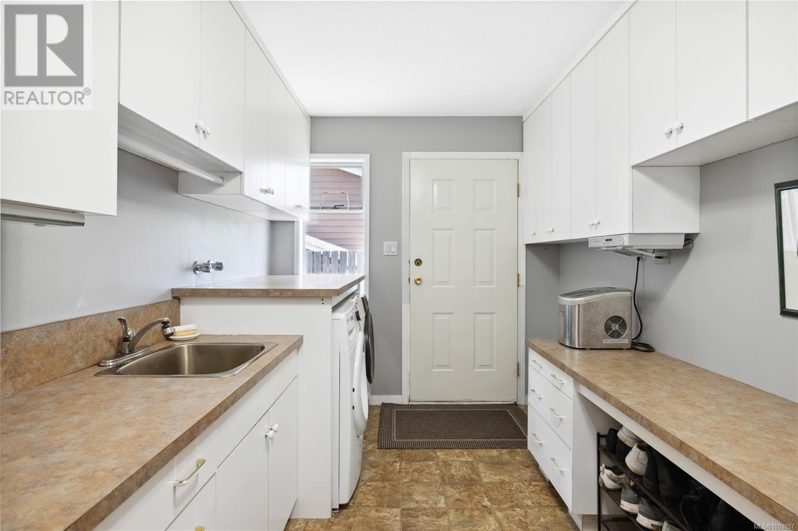 7955 Southwind Dr, Lantzville, British Columbia  V0R 2H0 - Photo 15 - 1001657