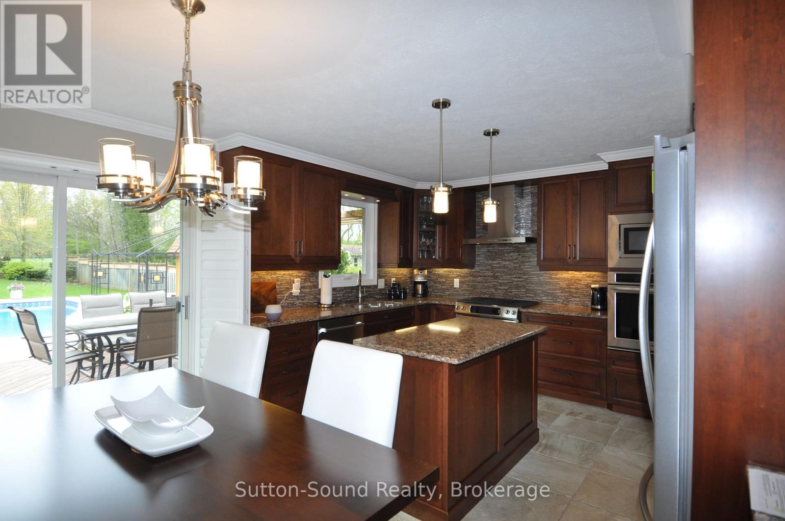 635 26th Street W, Owen Sound, Ontario  N4K 6A6 - Photo 10 - X12188917