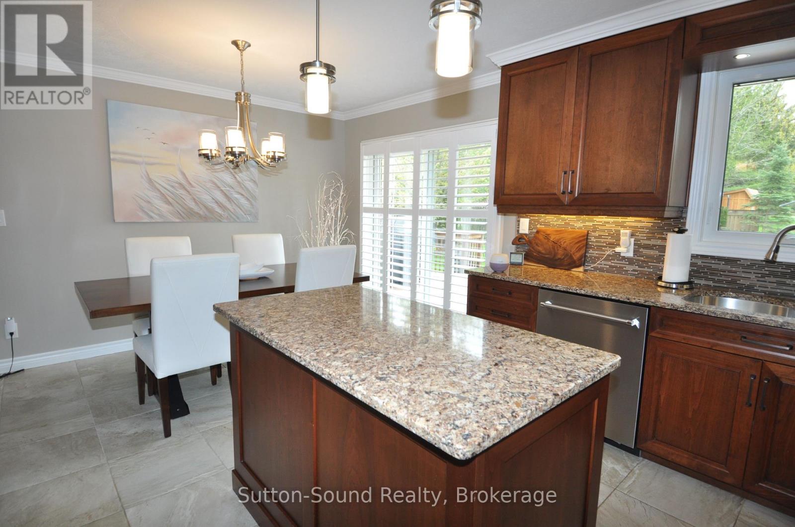 635 26th Street W, Owen Sound, Ontario  N4K 6A6 - Photo 11 - X12188917