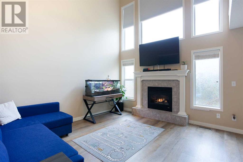 90 Royal Birch Gardens Nw, Calgary, Alberta  T3G 5H9 - Photo 3 - A2218897