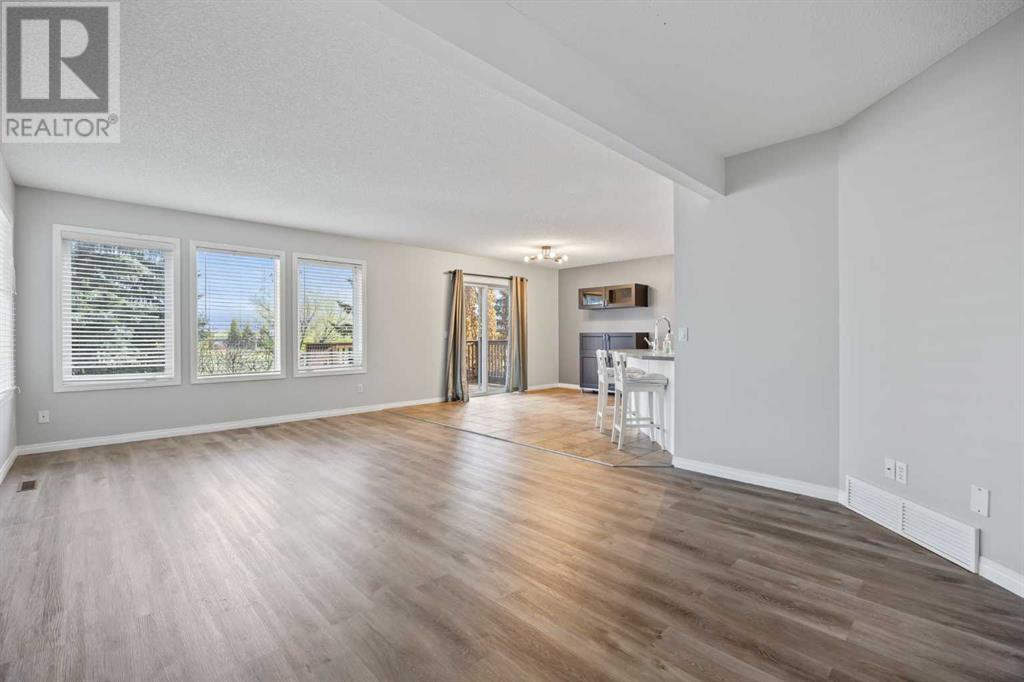 230 Cougarstone Circle Sw, Calgary, Alberta  T3H 4W4 - Photo 4 - A2223892