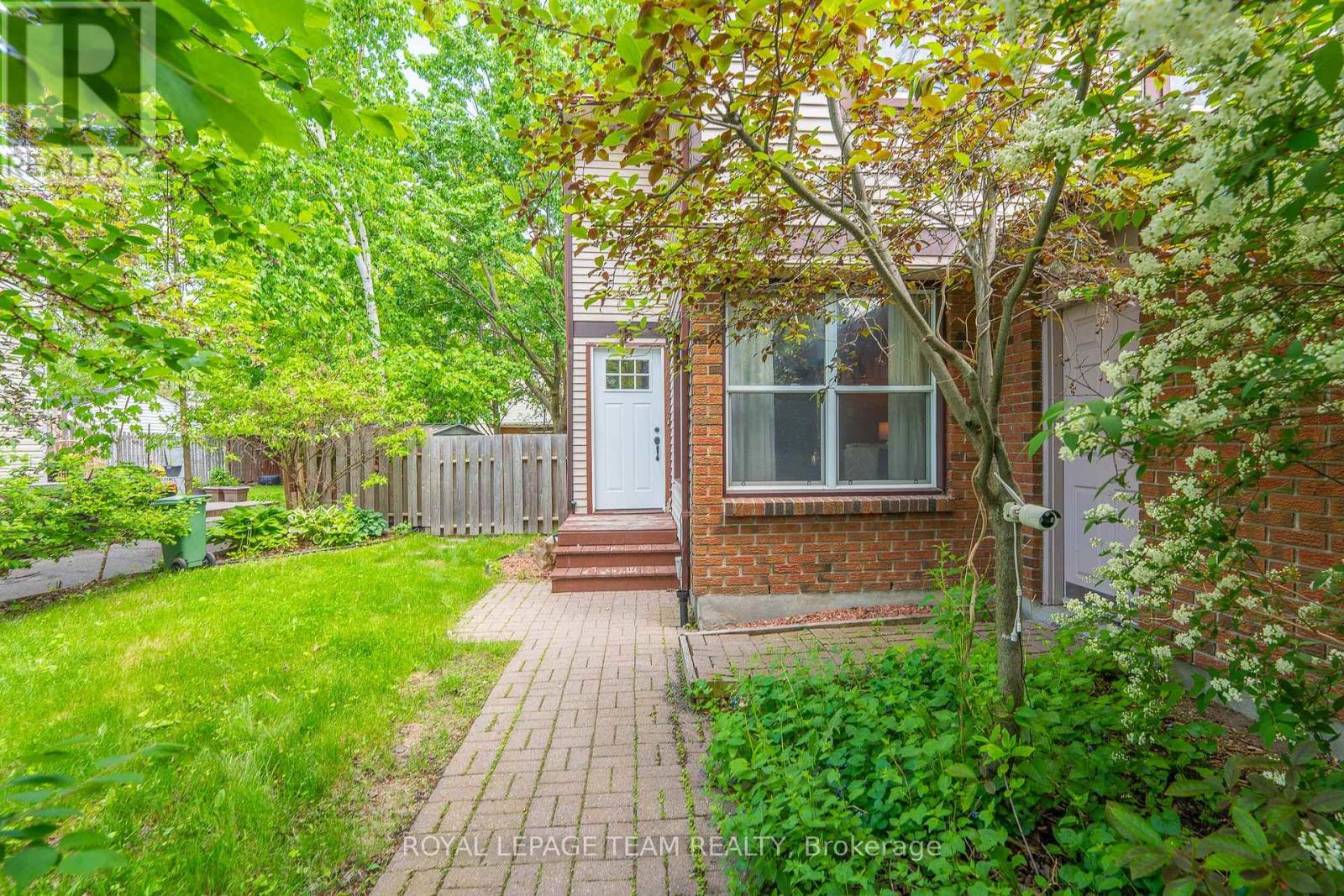 99 Seabrooke Drive, Ottawa, Ontario  K2L 2H9 - Photo 10 - X12188699