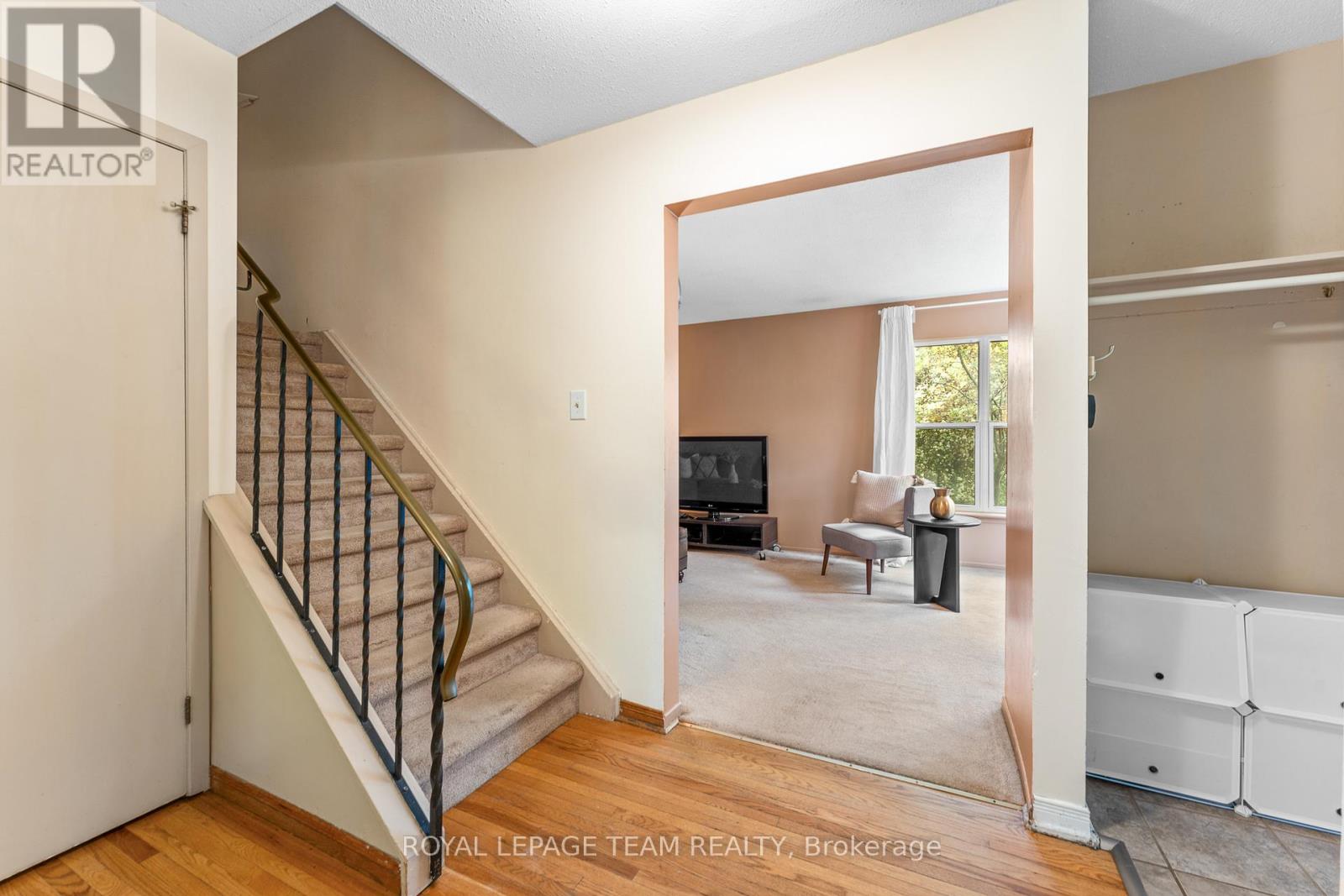 99 Seabrooke Drive, Ottawa, Ontario  K2L 2H9 - Photo 20 - X12188699